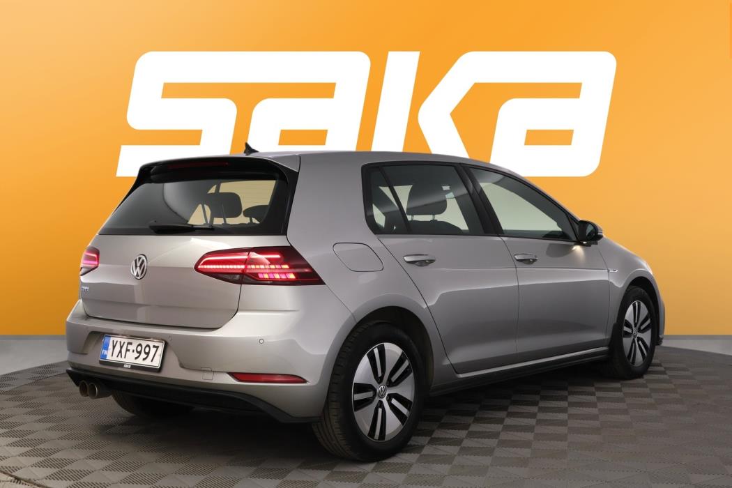 VOLKSWAGEN Golf 2020