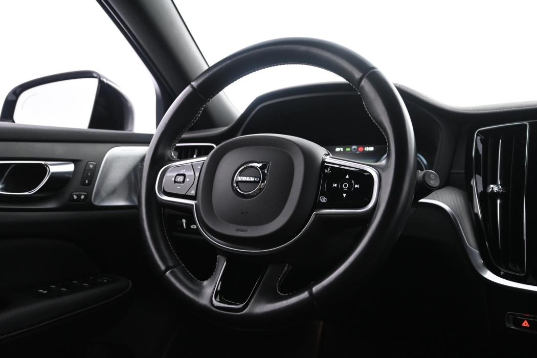 VOLVO V60 2021