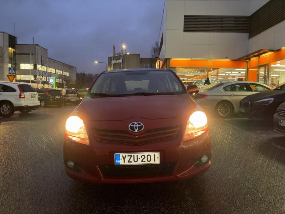 TOYOTA Verso 2011