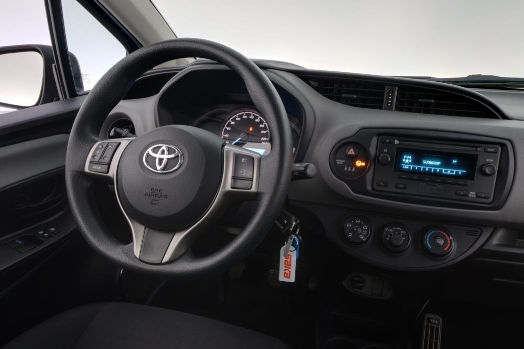 TOYOTA Yaris 2018
