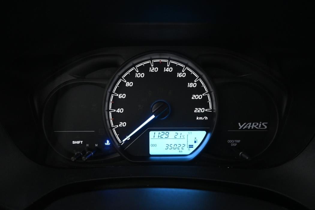 TOYOTA Yaris 2018