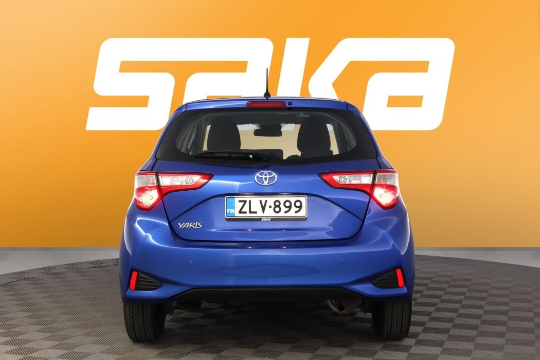 TOYOTA Yaris 2018