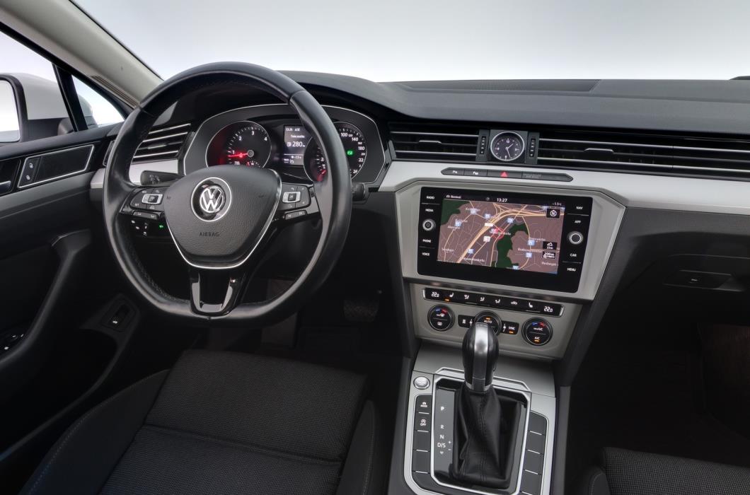 VOLKSWAGEN Passat 2018