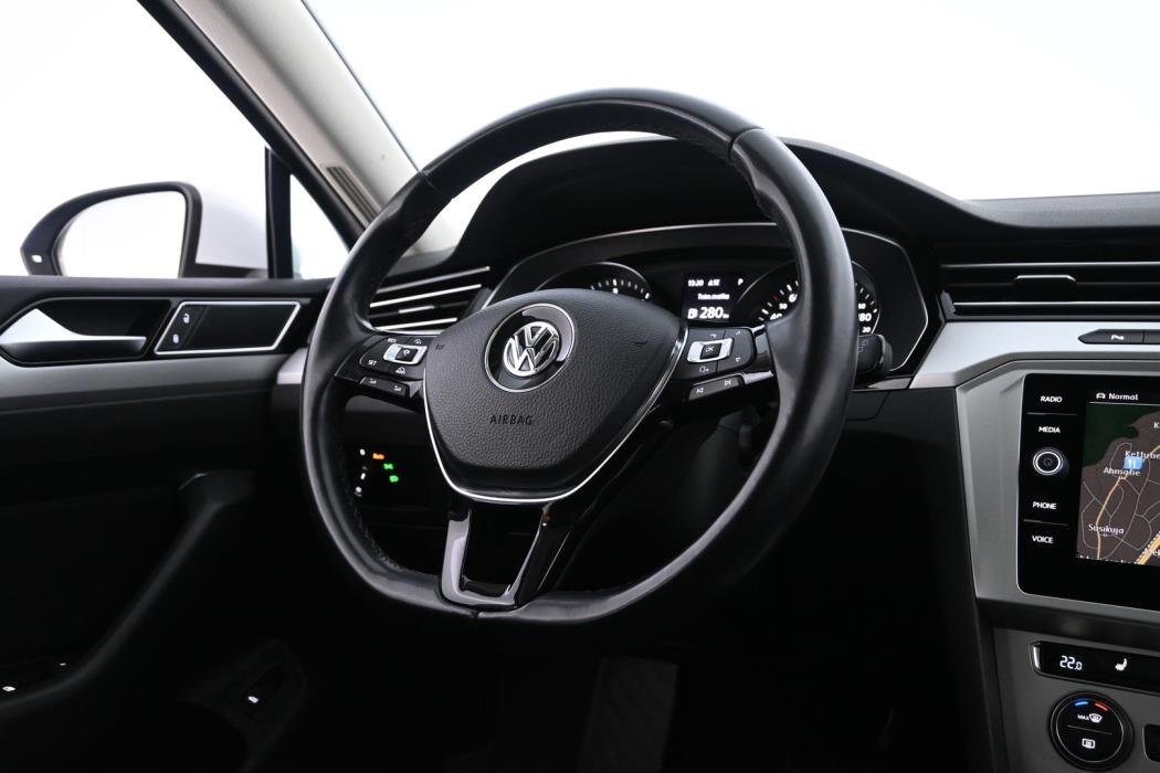 VOLKSWAGEN Passat 2018