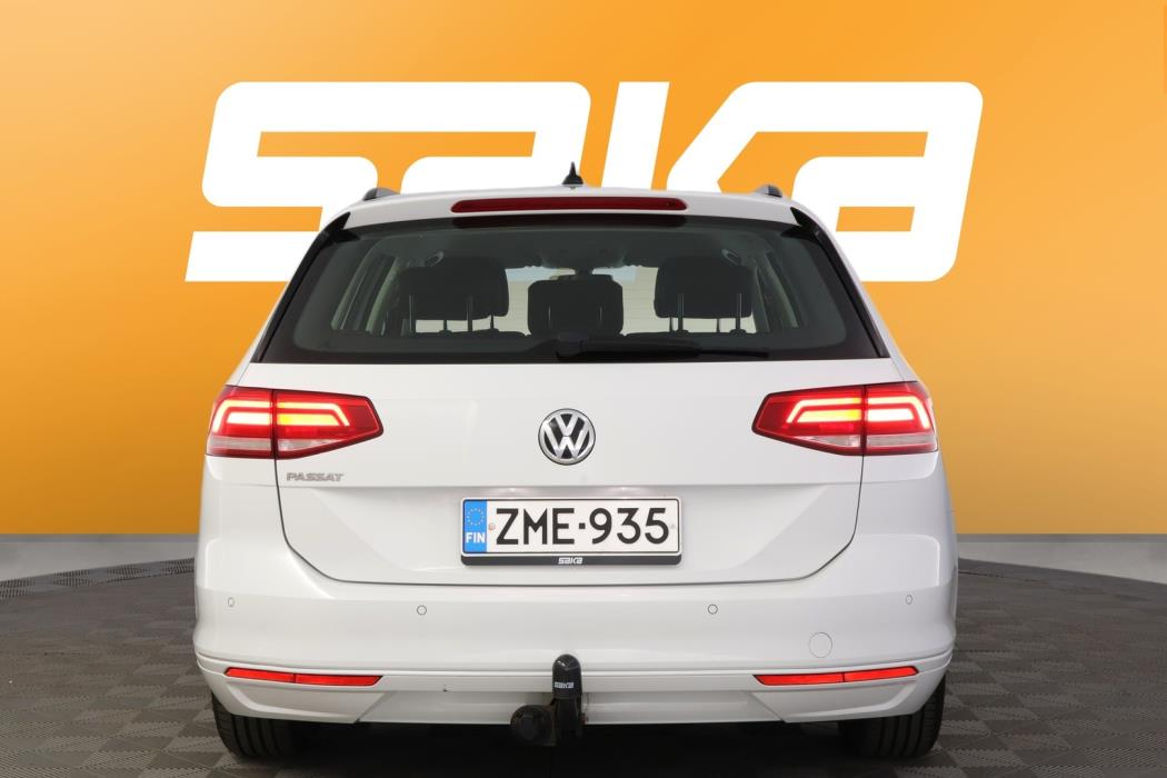 VOLKSWAGEN Passat 2018