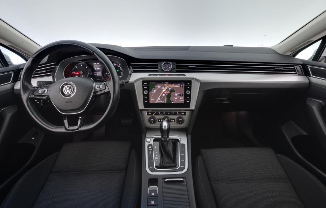 VOLKSWAGEN Passat 2018