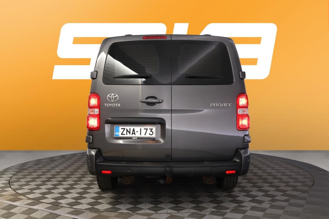 TOYOTA Proace 2021