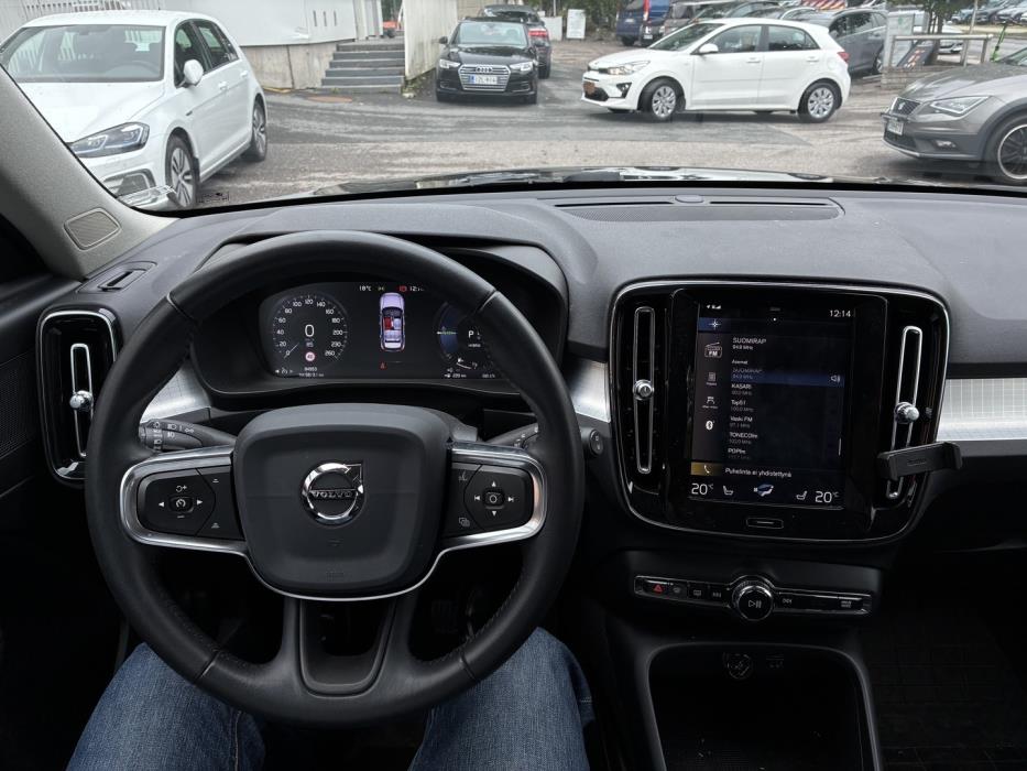 VOLVO XC40 2020