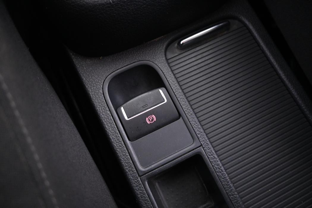VOLKSWAGEN Sharan 2012
