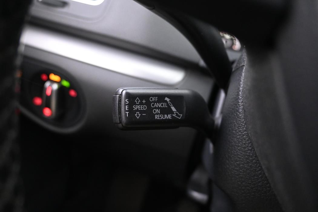VOLKSWAGEN Sharan 2012