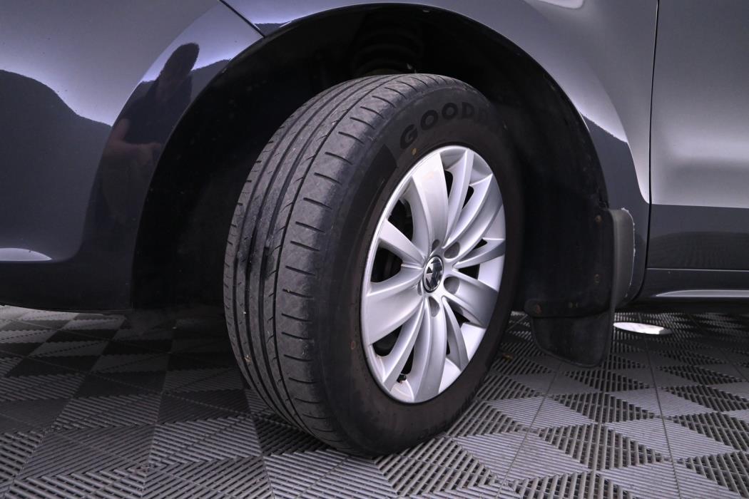 VOLKSWAGEN Sharan 2012
