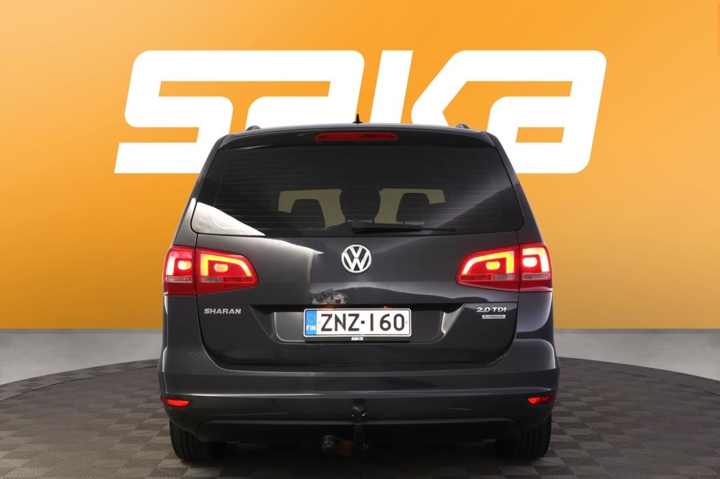 VOLKSWAGEN Sharan 2012