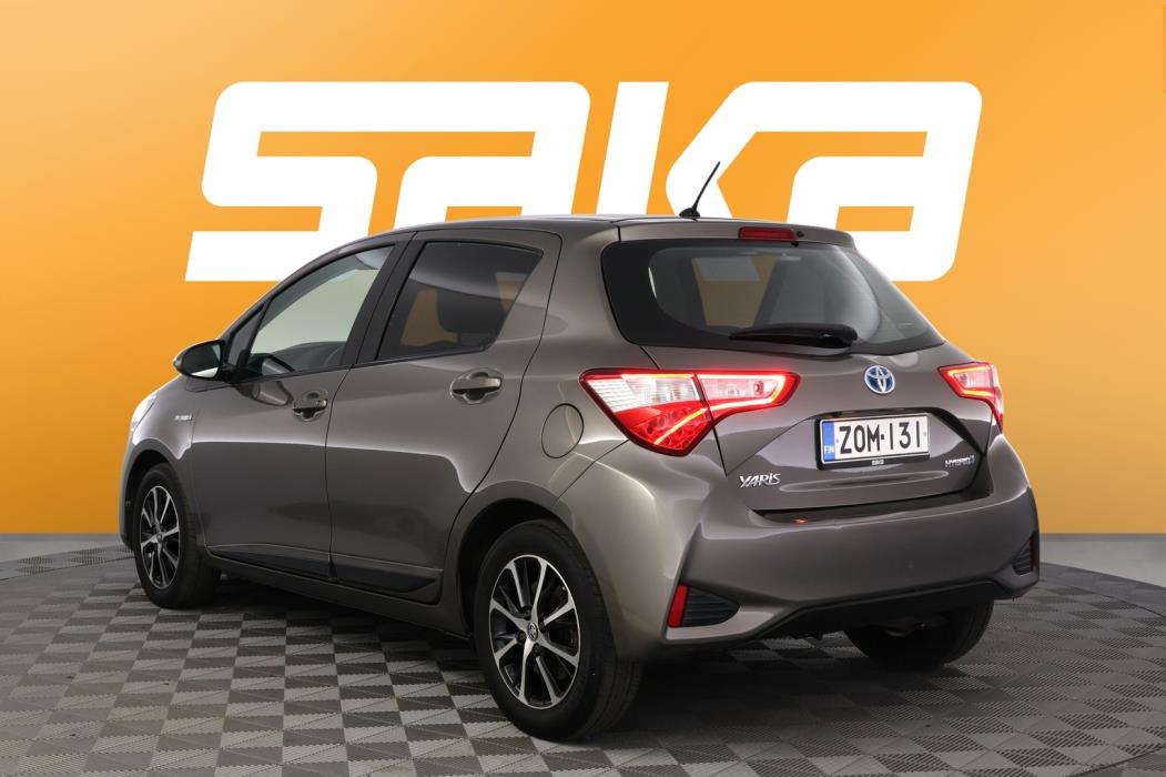 TOYOTA Yaris 2018