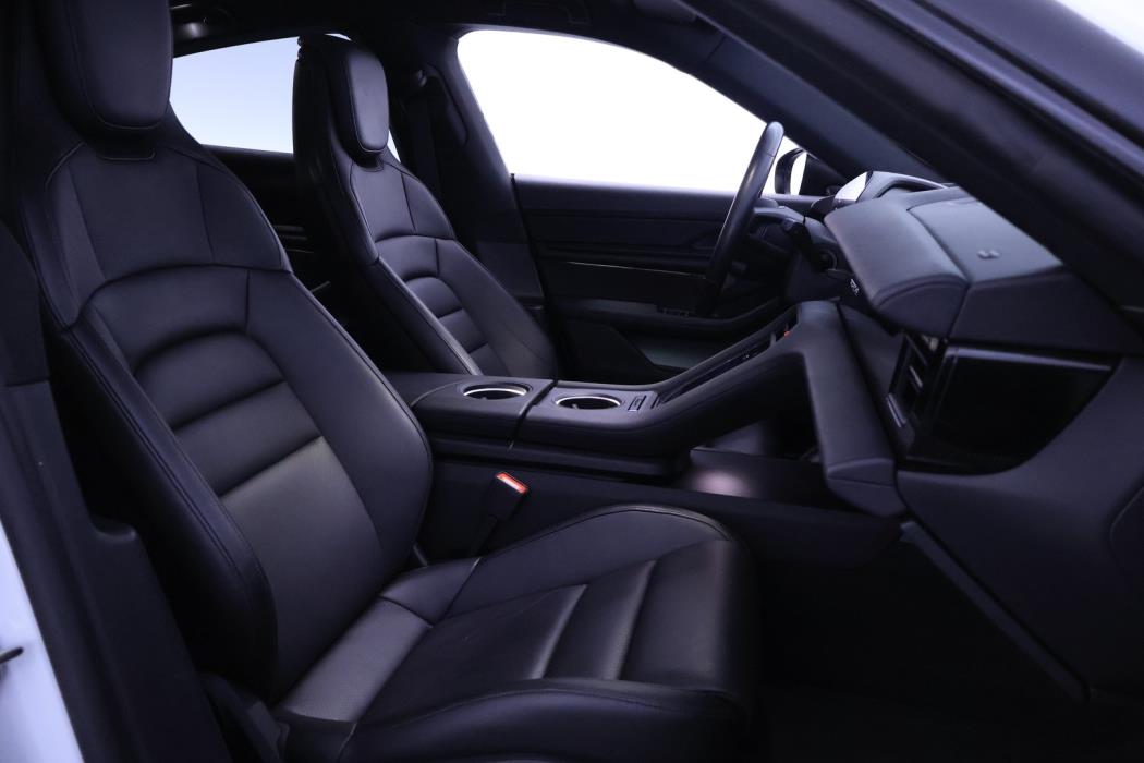 PORSCHE Taycan 2020