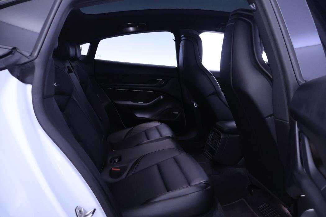 PORSCHE Taycan 2020