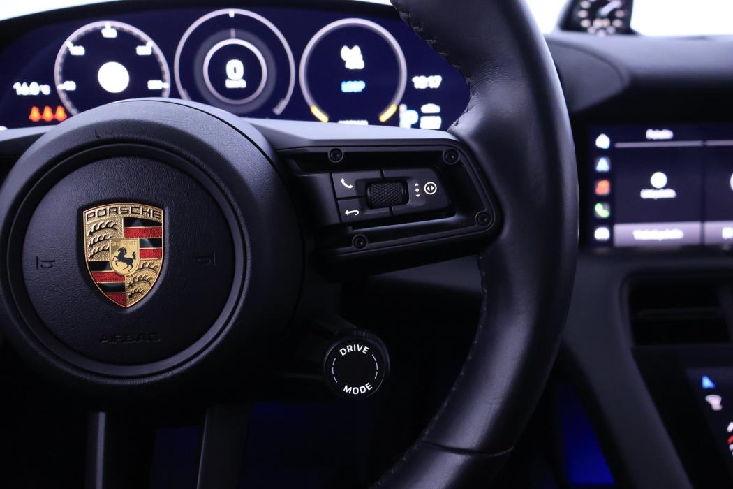 PORSCHE Taycan 2020
