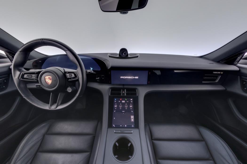 PORSCHE Taycan 2020