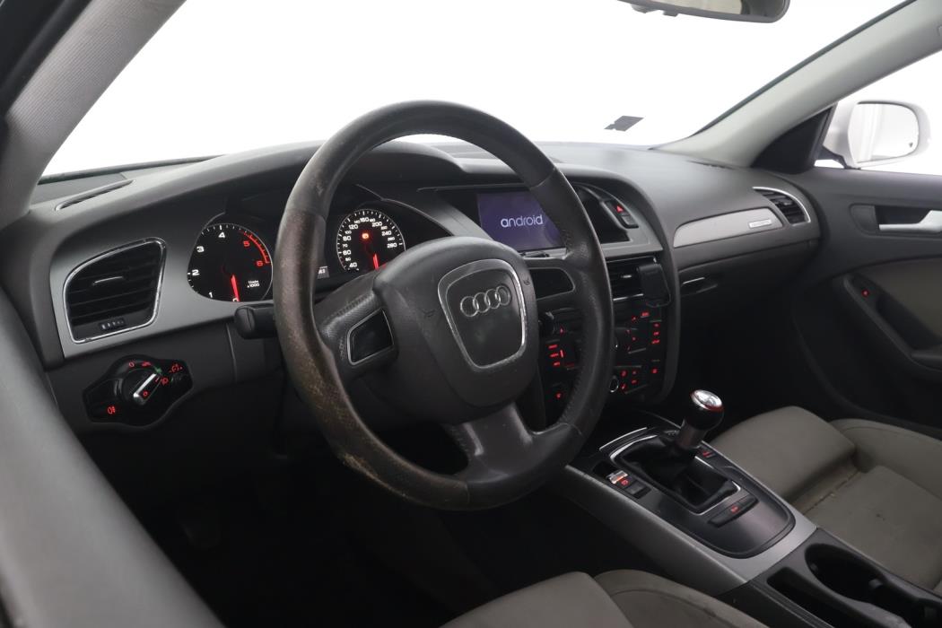 AUDI A4 2011