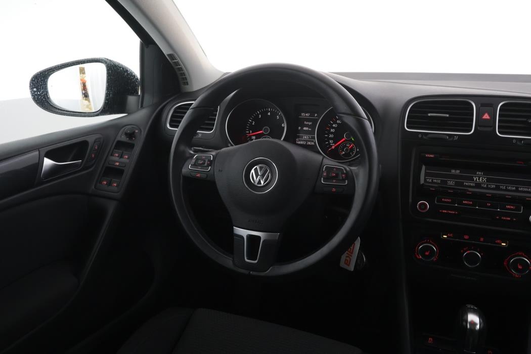 VOLKSWAGEN Golf 2013