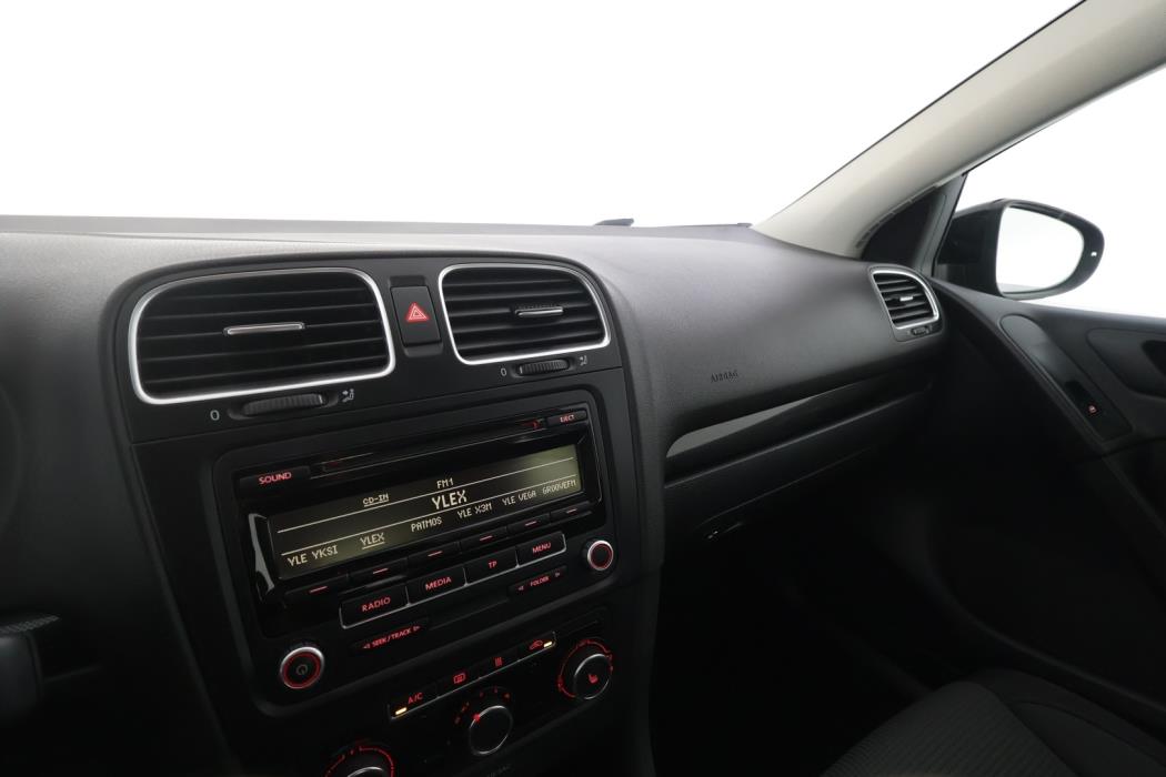 VOLKSWAGEN Golf 2013