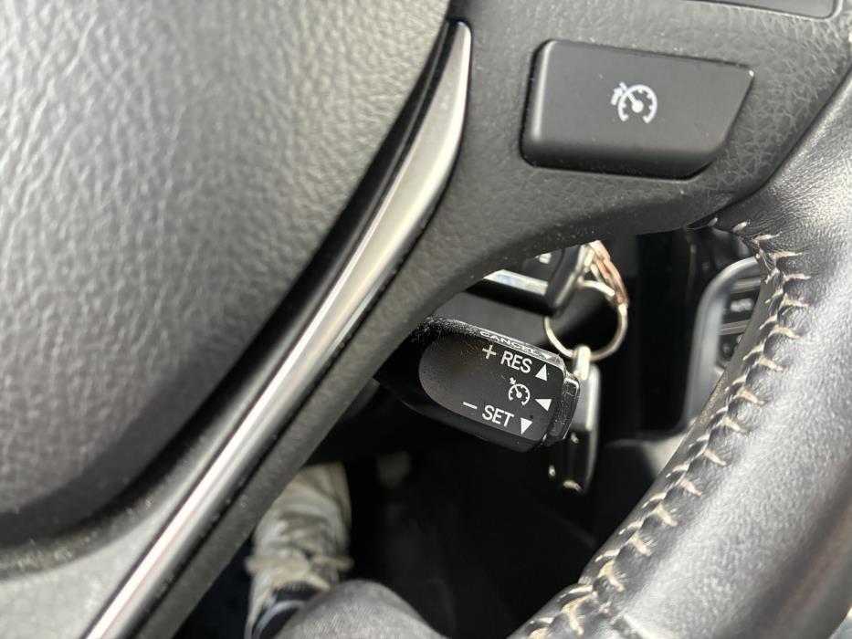TOYOTA Auris 2016