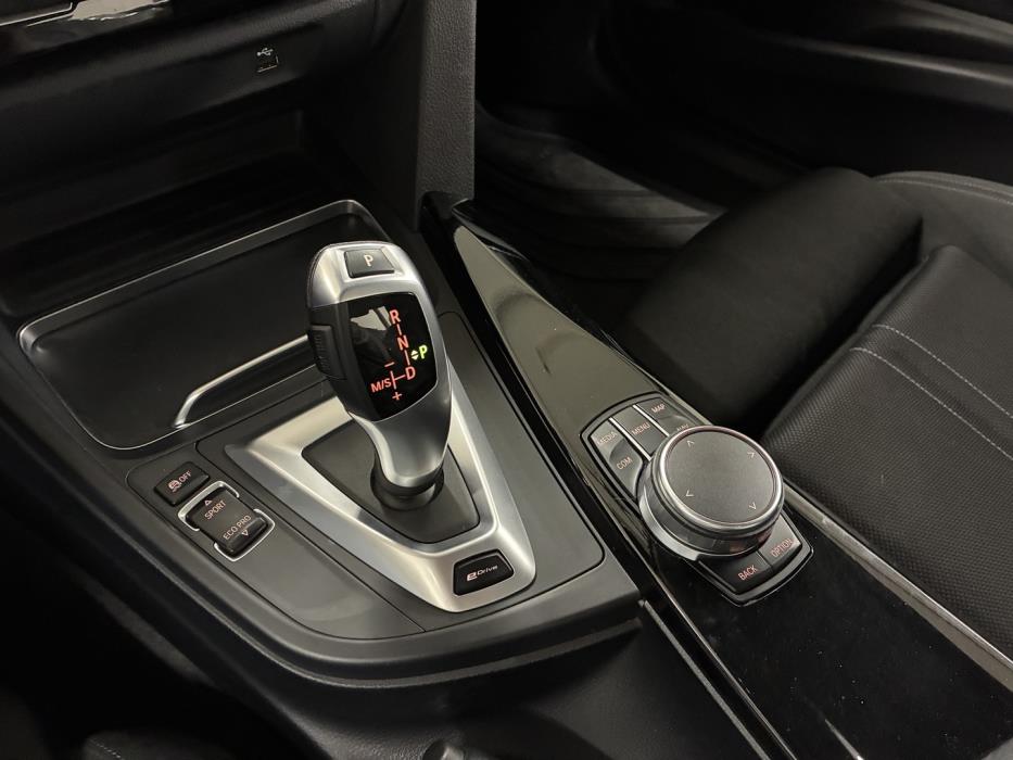 BMW 330 2018