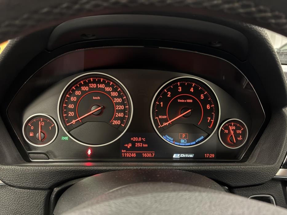BMW 330 2018