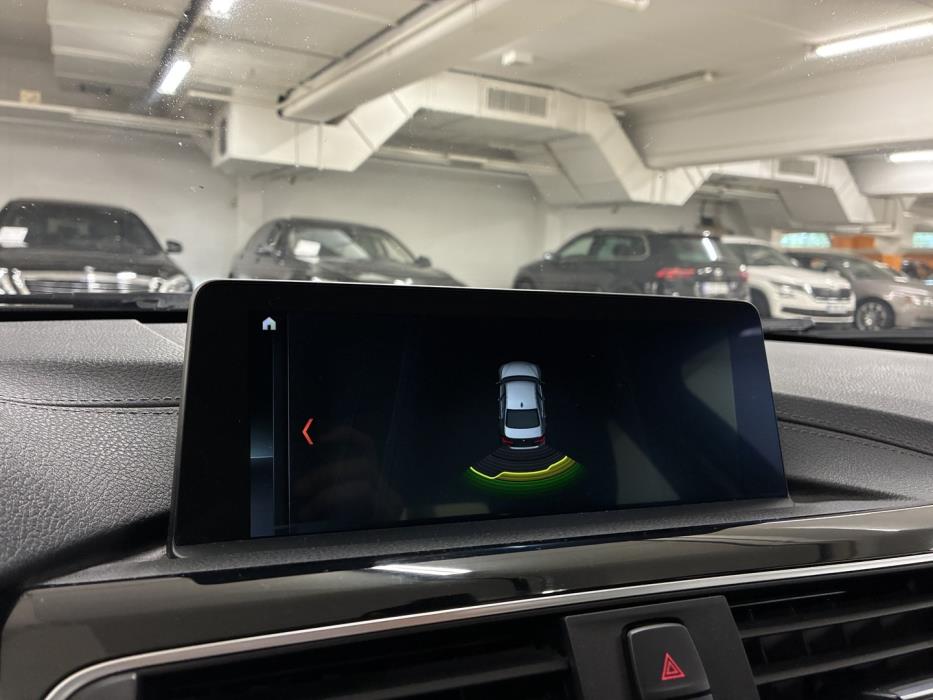 BMW 330 2018