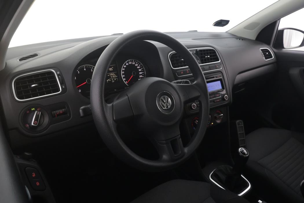 VOLKSWAGEN Polo 2011