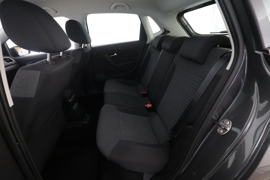 VOLKSWAGEN Polo 2011