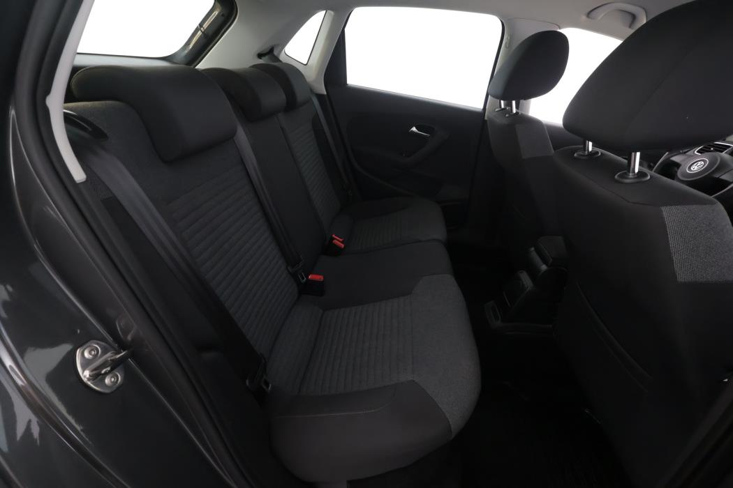 VOLKSWAGEN Polo 2011