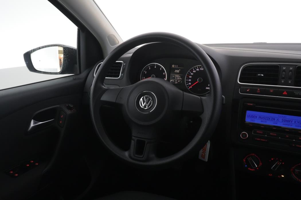 VOLKSWAGEN Polo 2011
