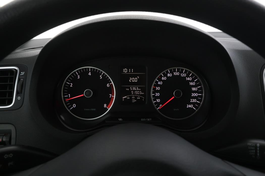VOLKSWAGEN Polo 2011