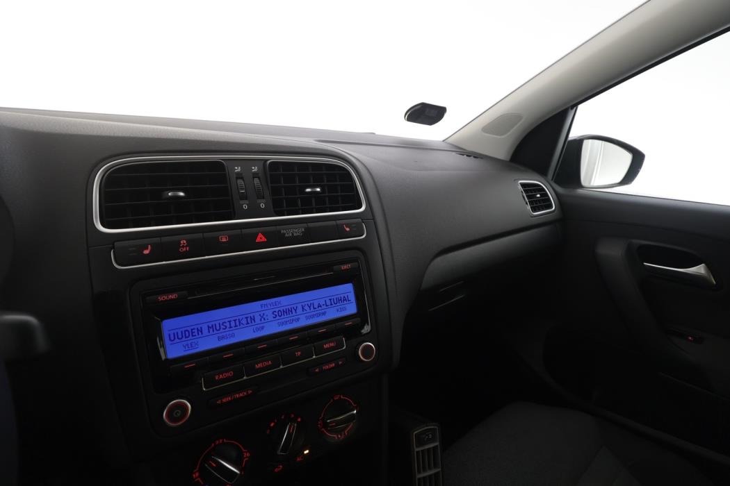 VOLKSWAGEN Polo 2011