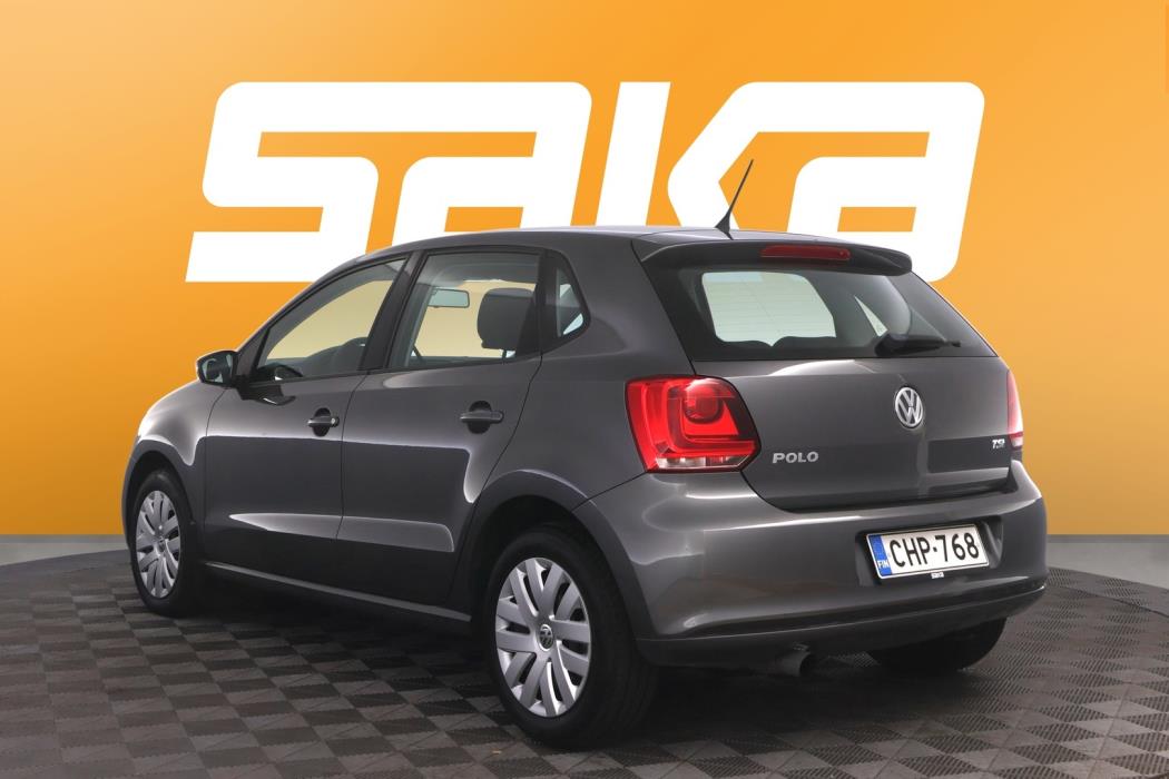 VOLKSWAGEN Polo 2011