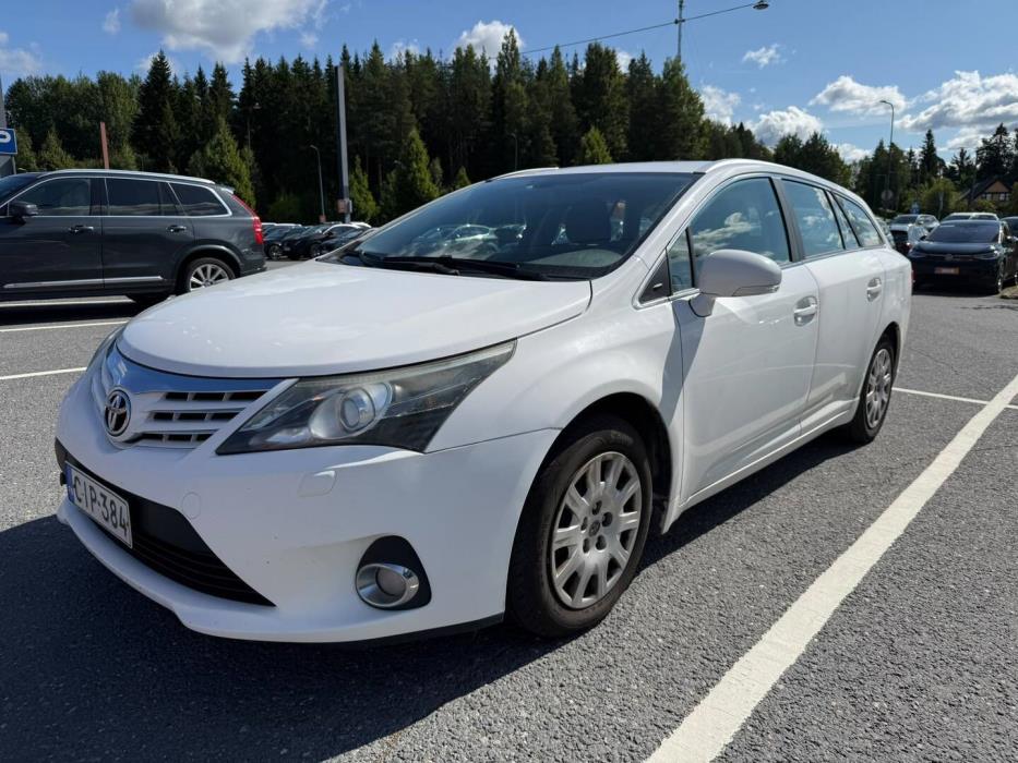 TOYOTA Avensis 2012