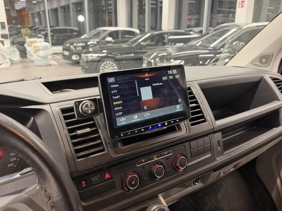 VOLKSWAGEN Transporter 2017