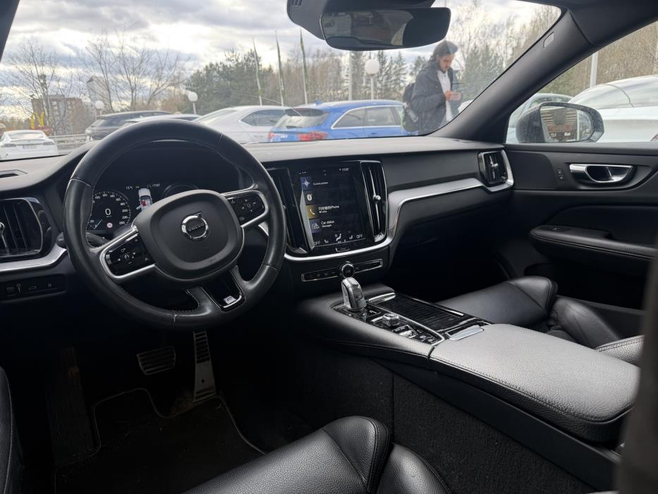 VOLVO V60 2019