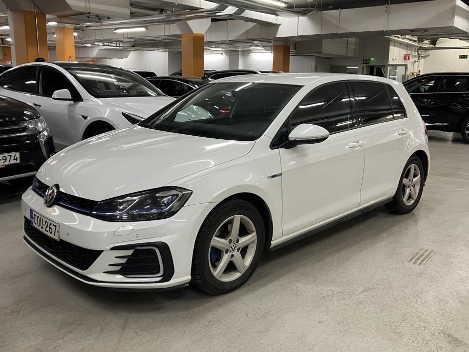 VOLKSWAGEN Golf 2017