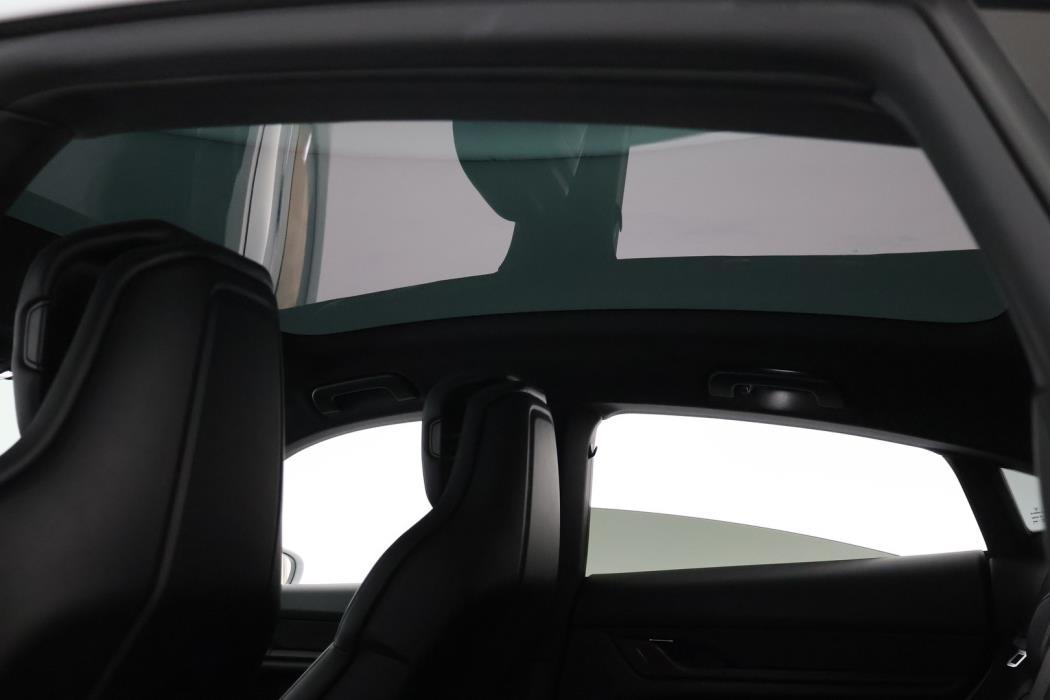 PORSCHE Taycan 2020