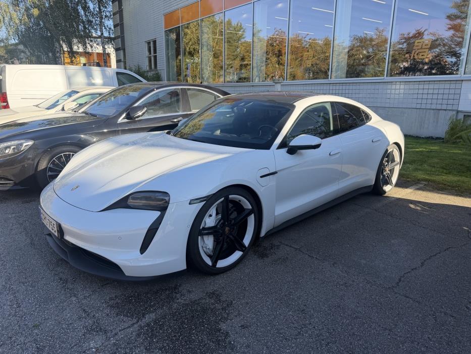 PORSCHE Taycan 2020