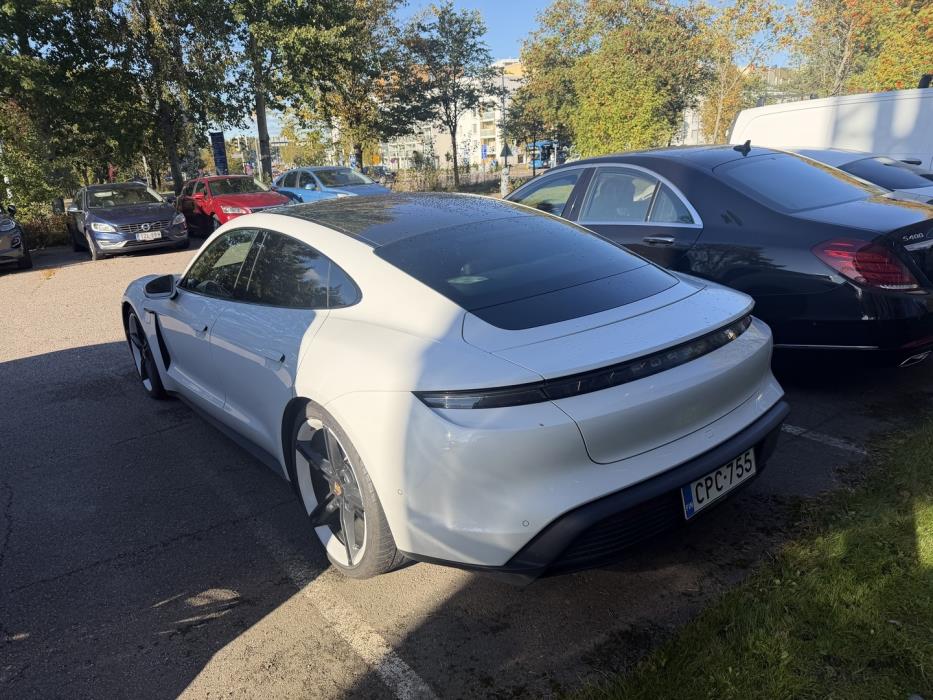 PORSCHE Taycan 2020