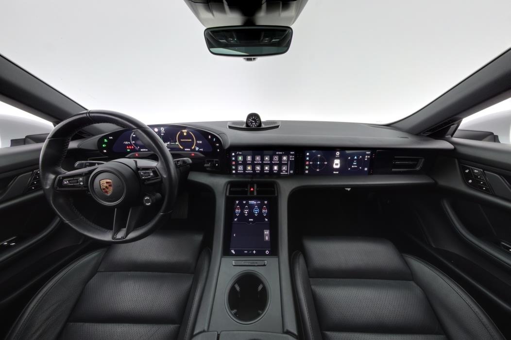 PORSCHE Taycan 2020