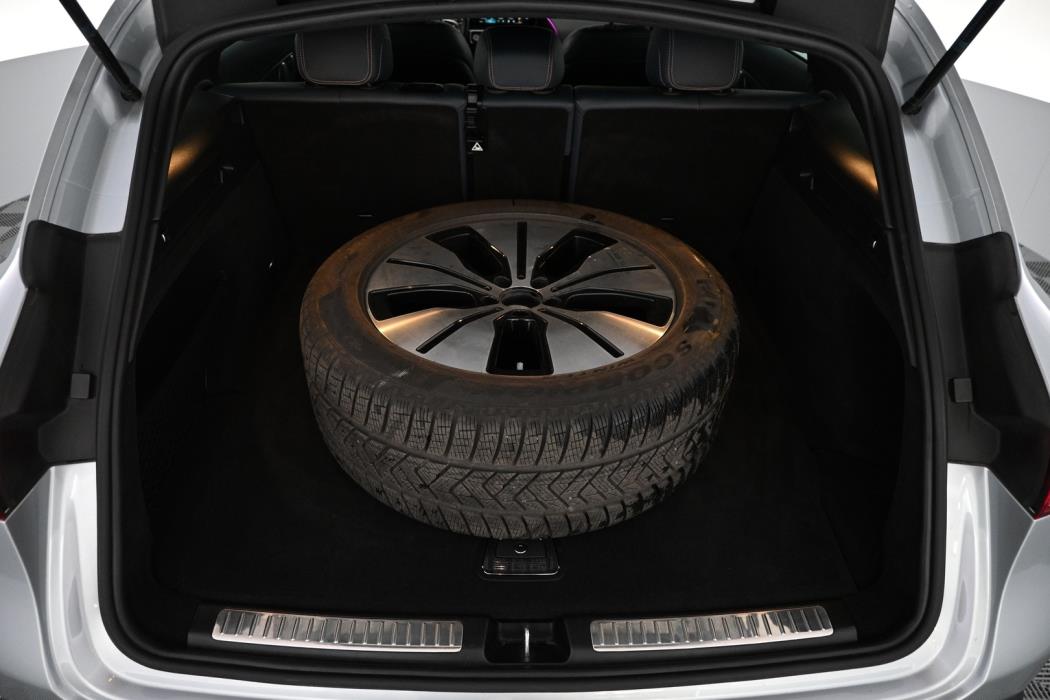 MERCEDES-BENZ EQC 2020