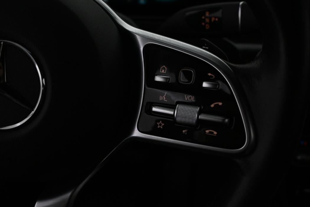 MERCEDES-BENZ EQC 2020