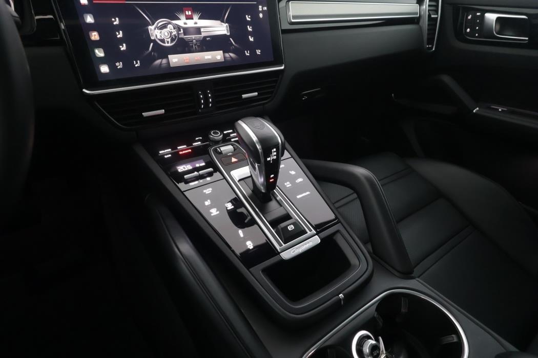 PORSCHE Cayenne 2023