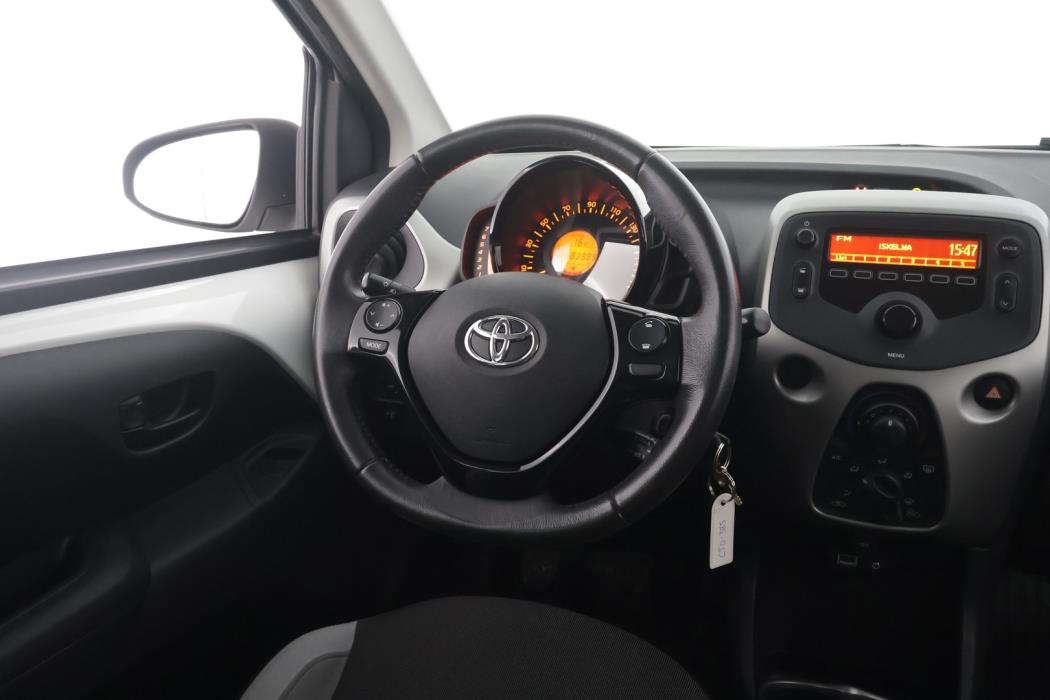 TOYOTA AYGO 2015