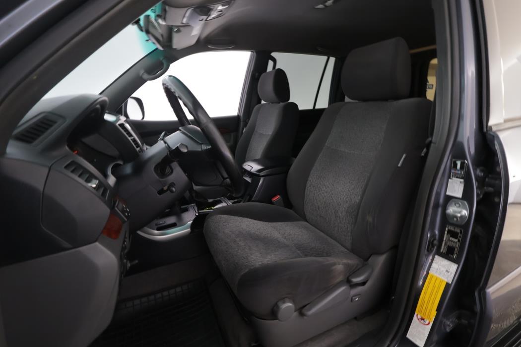 TOYOTA Land Cruiser 2006