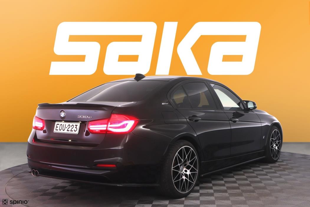 BMW 330 2018