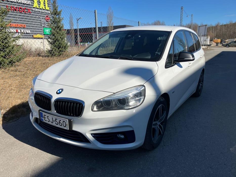 BMW 218 2016